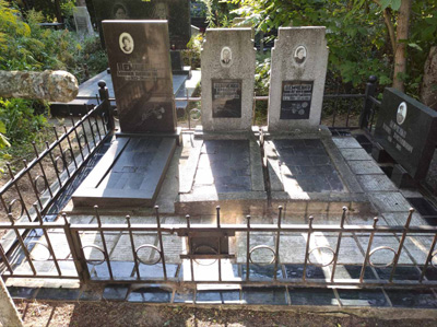 Результат уборки могилы на Берковецком кладбище